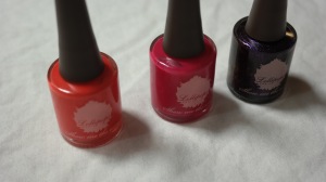 Dans l'ordre : Tropical Elixir, Pink Pin Up et Mademoiselle Violette